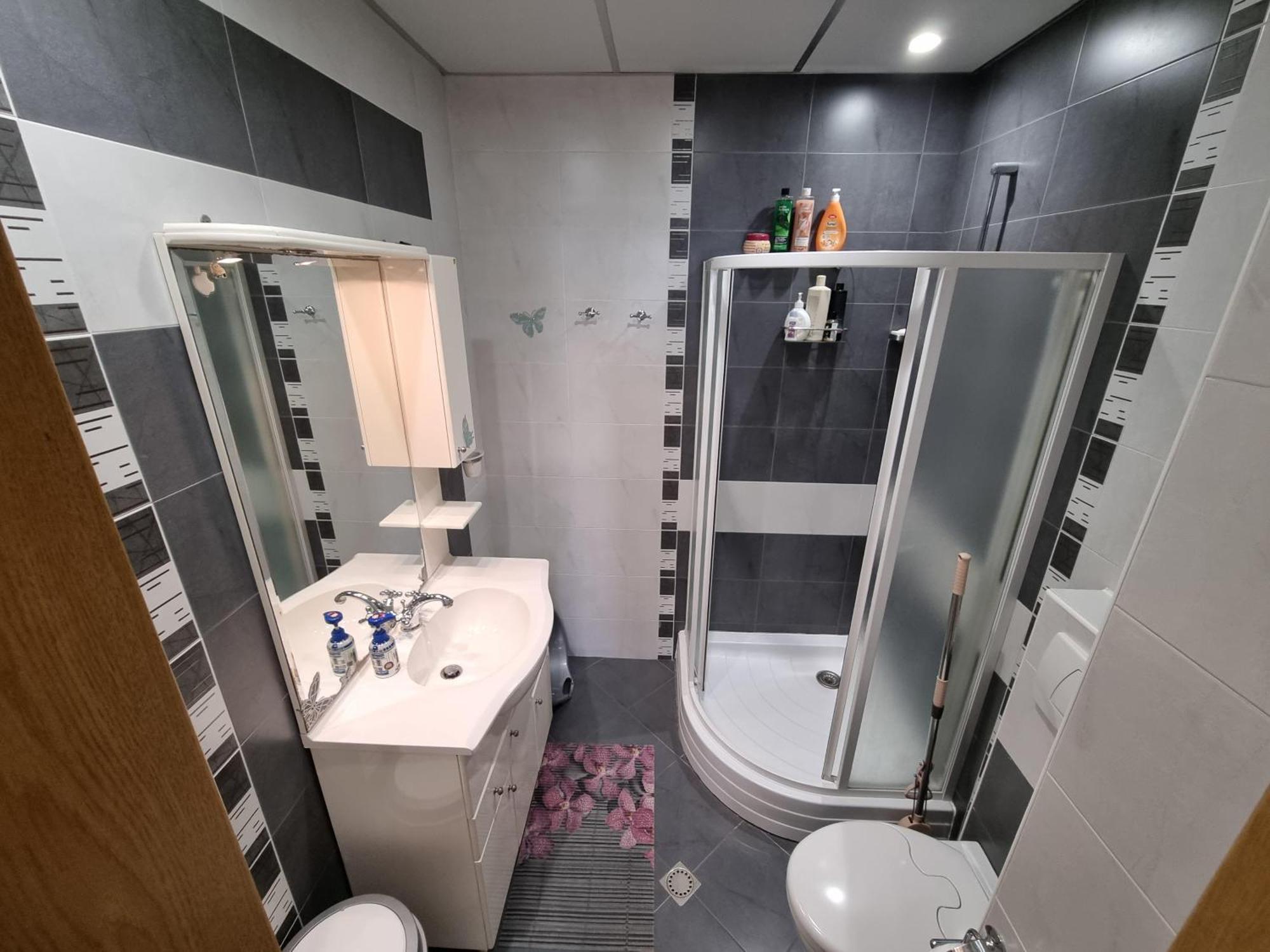 Spacious 2 Bedroom