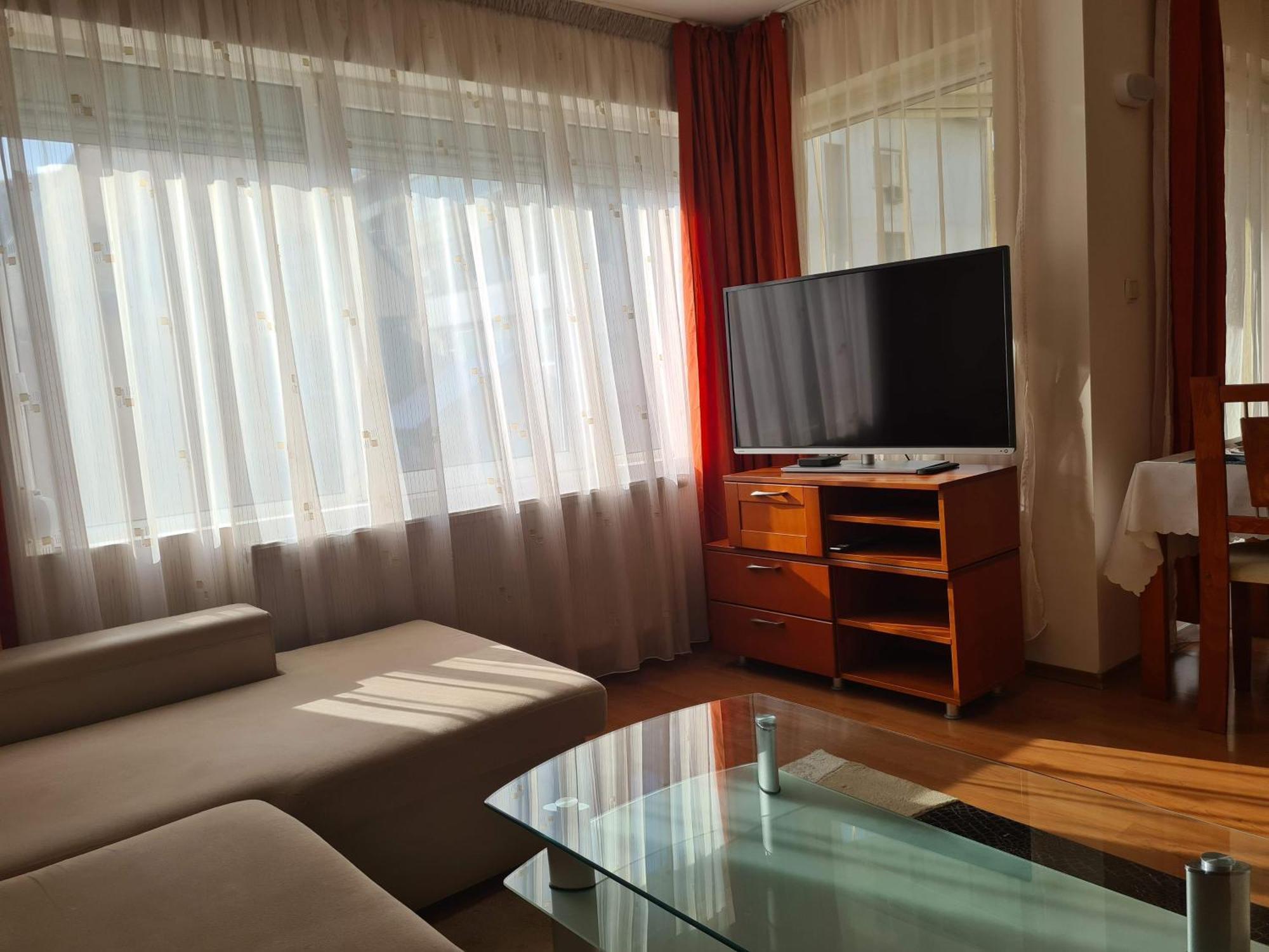 Spacious 2 Bedroom