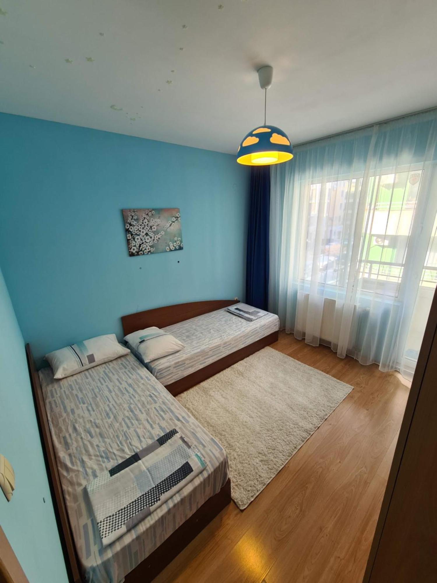 Spacious 2 Bedroom *